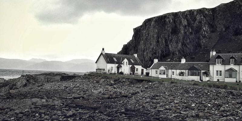 依兰依兰精油的情绪疗愈指南：缓解焦虑与平衡荷尔蒙的深度应用