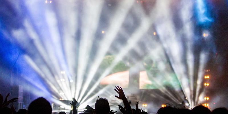 精油81：探索芳香世界的81种可能，解锁精油疗法与日常应用