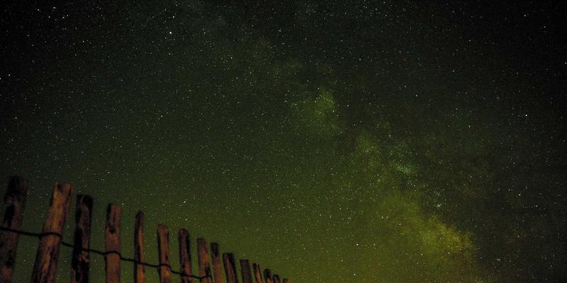 精油知识全解析：从精油使用到DIY天然香水，打造专属你的疗愈香氛